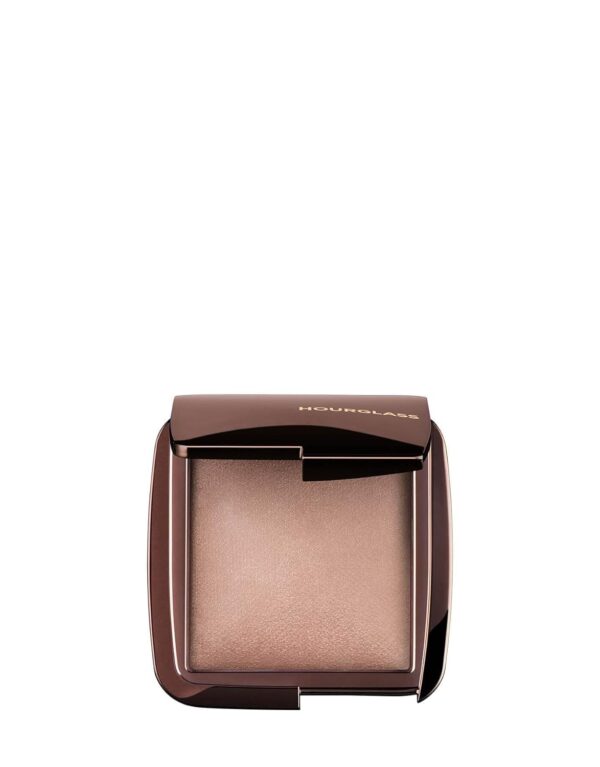 Hourglass Mini Ambient Lighting Finishing Powder.